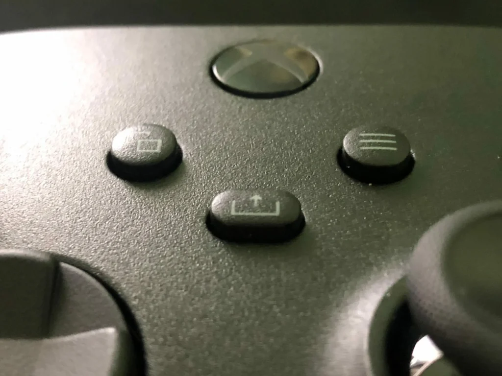 新型Xbox ワイヤレス コントローラーのShareボタン