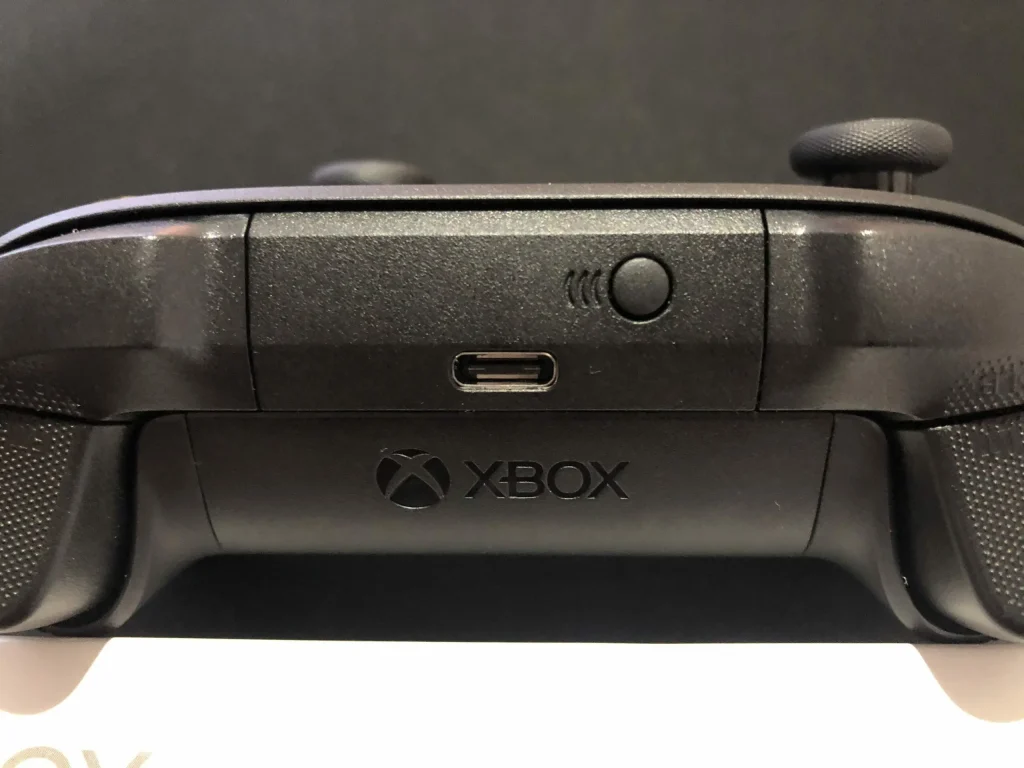 新型Xbox ワイヤレス コントローラーの端子部分