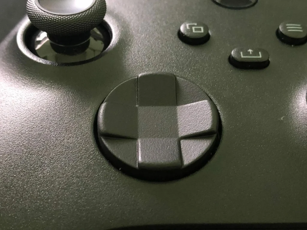 新型Xbox ワイヤレス コントローラーの十字キー